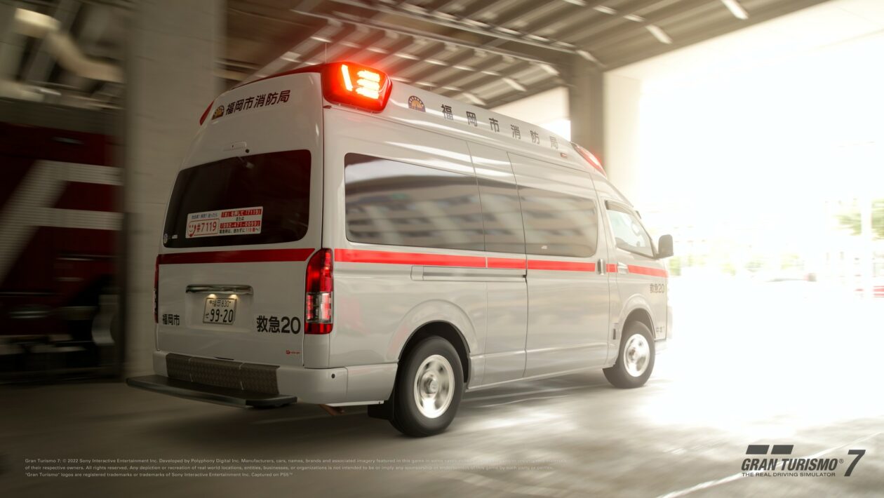 グランツーリスモ 7、ソニー・インタラクティブエンタテインメント、グランツーリスモ 7 は救急車を含む 4 台の車で拡張