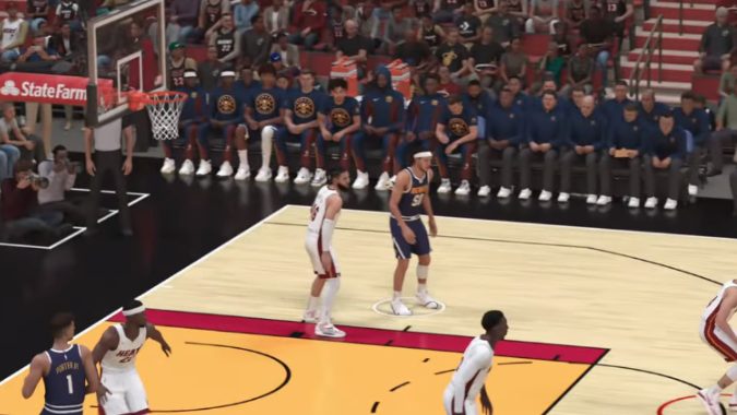 試合中にコート上の選手を示す NBA 2k24 ゲームプレイのスクリーンショット