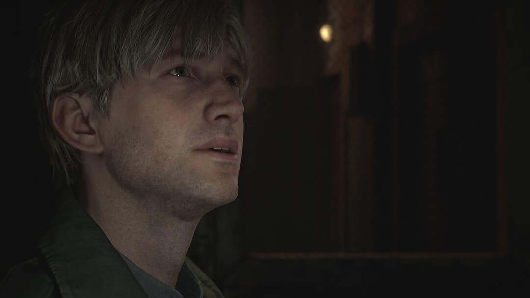 ジェームズ・サンダーランドが遠くを見ていることを示すゲームサイレントヒル2のスクリーンショット