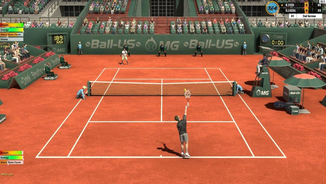 架空のスタジアムでのクレイコートの試合を示すゲームテニスエルボ4のスクリーンショット。