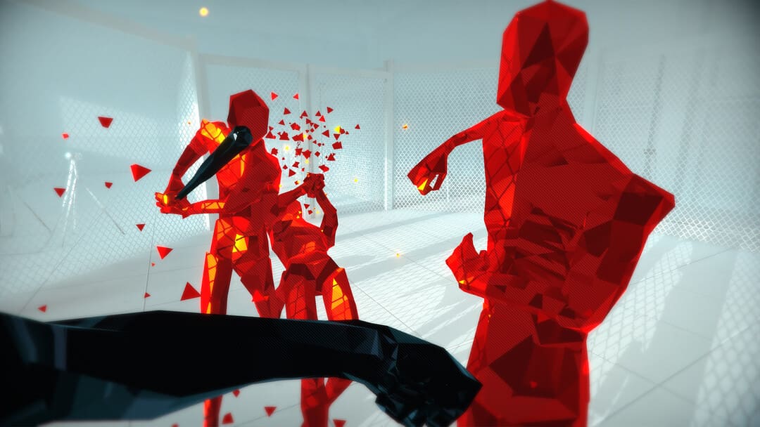 お互いに戦っているポリゴナルの敵を示すゲームのスーパーホットのスクリーンショット